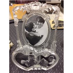 MIKASA GLASS PICTURE FRAME SET