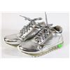 Image 1 : SILVER SNEAKER - SIZE 5.5