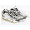 Image 1 : SILVER SNEAKER - SIZE 7.5