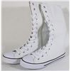 Image 1 : WHITE CANVAS MID CALF HIGH TOP - SIZE 8