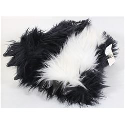 FURRY GLOVES - SKUNK STYLE