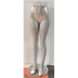 FEMALE MANNEQUIN - LEGS ONLY