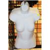 Image 1 : LOT OF 7 WHITE FEMALE CLOTHING DISPLAYS