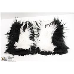 FURRY GLOVES - SKUNK STYLE