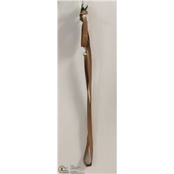 GOLD FRISKY LEASH & COLLAR