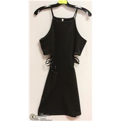 LADIES OPEN WAIST SHIMMER DRESS - SIZE MEDIUM
