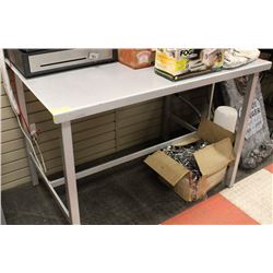 METAL DISPLAY TABLE 48"X32"X34"
