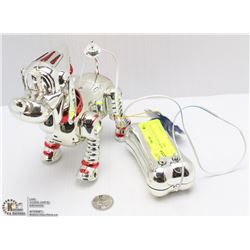 TOMORROWLAND SILVER PLUTO, BARKS AND