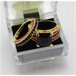 LOT OF 2 WOMENS FASHION RINGS