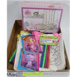 BRAND NEW SEALED GLITTER PUZZLE, 4 CANVAS GOODY