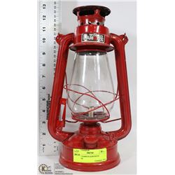 WORLD FAMOUS KEROSENE LANTERN