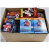 Image 1 : LARGE BOX OF MISCELLANEOUS HOCKEY CARDS