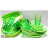 Image 1 : FLAT OF 50 GREEN OUTDOOR PATIO WARE
