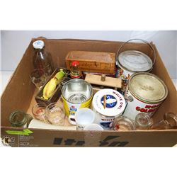 BOX WITH ASSORTED VINTAGE COLLECTIBLE