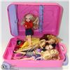 Image 1 : 2002 BARBIE STORAGE SUITCASE  WITH 8