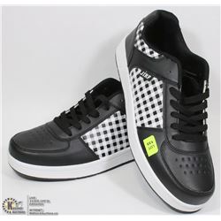 PAIR OF NEW MENS BLACK AND WHITE SKATEBOARD SHOES