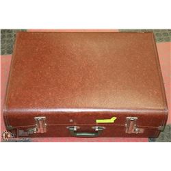 VINTAGE EXPANDABLE SUITCASE (24" X 17")