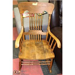 VINTAGE ROCKING CHAIR