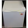 Image 1 : IGLOO 1.6 CU. FT. MINI FRIDGE