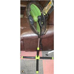 GREEN AND BLACK 3 SPEED FLOOR FAN