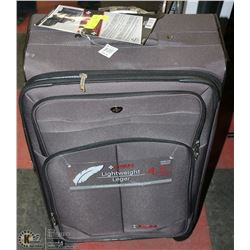 LIGHTWEIGHT SWISS TRAVEL SUITCASE