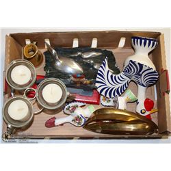 FLAT OF ASSORTED DECORATIONS, NUTCRACKER, ROOSTERS