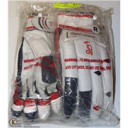 BATTING GLOVES (KOOKABURRA)