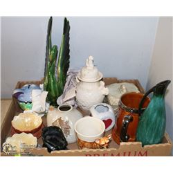 LOT OF VINTAGE CERAMIC POTTERY
