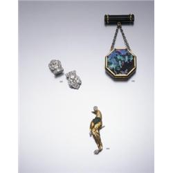 CARTIER AN EXQUISITE PAIR OF ART DECO DIAMOND CLIP BROOCHES, CA. 1935 EACH DESIGNED AS A