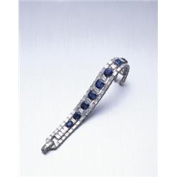 A RARE AND SUPERB KASHMIR SAPPHIRE AND DIAMOND BRACELET SET THROUGHOUT WITH A GRADUATED LIN