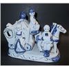 Image 1 : VINTAGE BLUE & WHITE GEORGE & MARTHA WASHINGTON FIGURINE