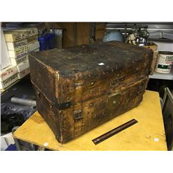 Mud 1800's Stage Coach Leather Trunk, 24” Long