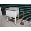 Image 1 : White Enamel Galvanized Legged Wash Stand, With Agitator