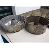 Image 2 : Vintage Country Kitchen Cake And Muffin Tins, Bundt Cake Pan, Swans Down Cake Pan, Etc