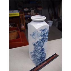 Antique Japan Porcelain Vase