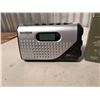Image 3 : WindRiver Emergency Radio With Flashlight and Clock