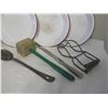 Image 3 : Tinware & Kitchen Utensils