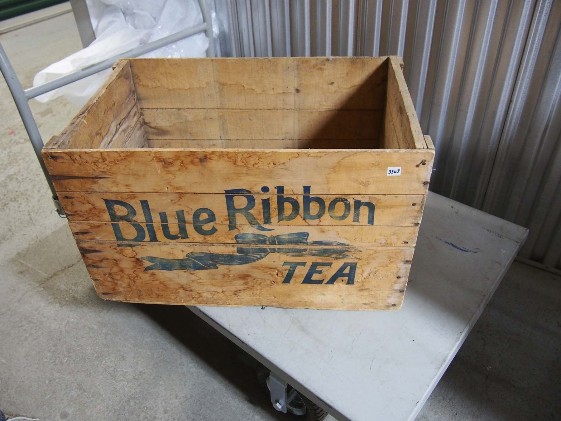 Blue Ribbon Tea Wood Crate (28"x18"x17 1/2")
