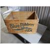 Image 1 : Blue Ribbon Tea Wood Crate (28"x18"x17 1/2")