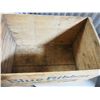 Image 2 : Blue Ribbon Tea Wood Crate (28"x18"x17 1/2")