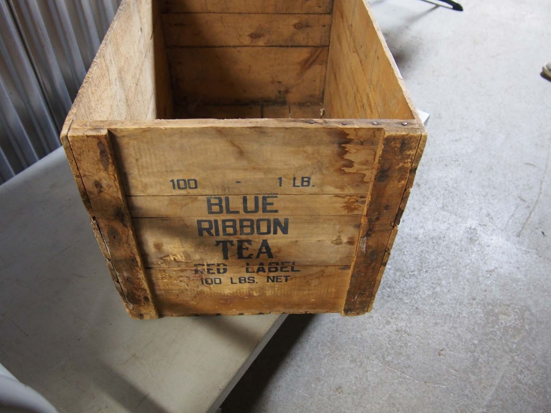 Blue Ribbon Tea Wood Crate (28