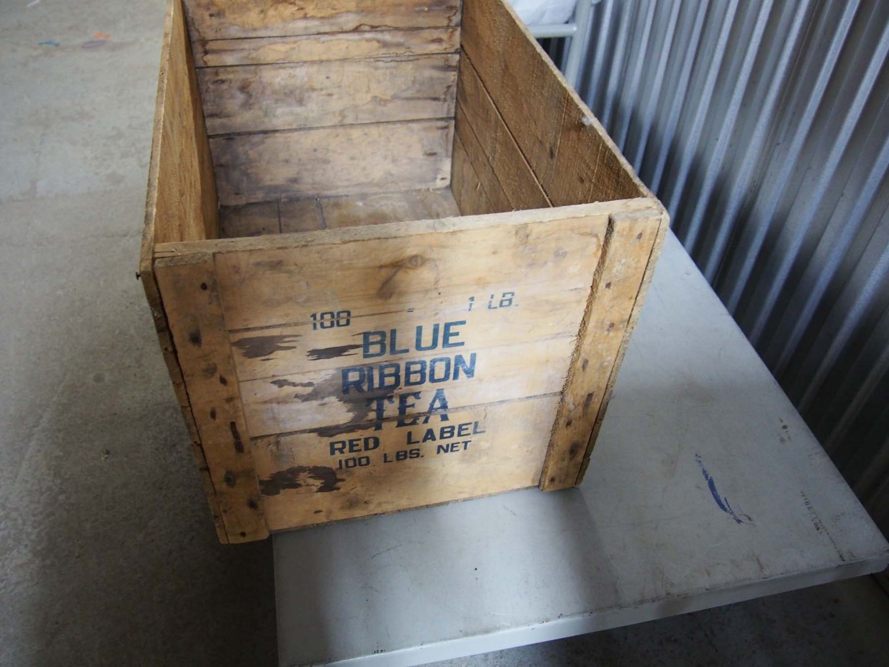 Blue Ribbon Tea Wood Crate (28