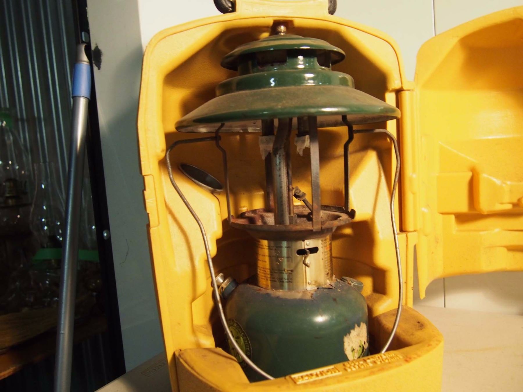Coleman Lantern With Coleman Carry-Case - Bodnarus ...