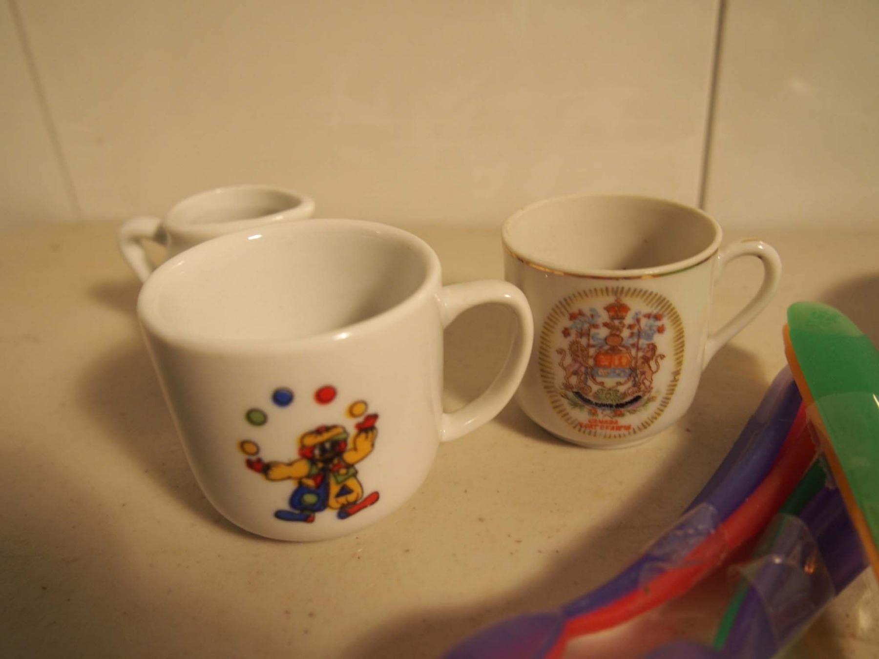 Lot Of Kid s Toy Plates Cups Spoons Bodnarus Auctioneering Lot Of Kid s Toy Plates Cups Spoons Bodnarus Auctioneering