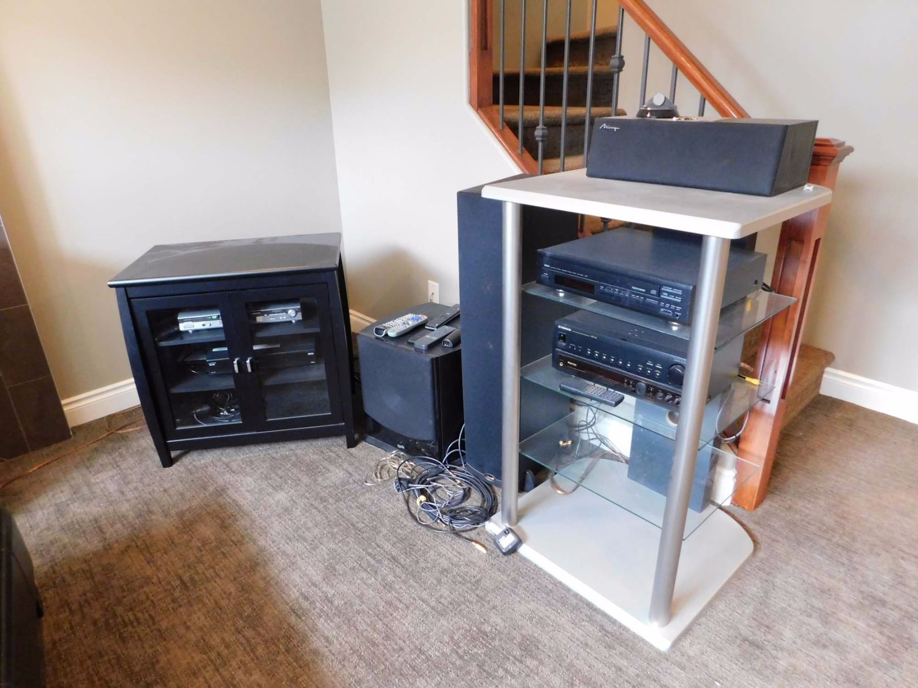 Full Home Theater Set (Hitachi DVD Player, Yamaha CD Player, Pioneer