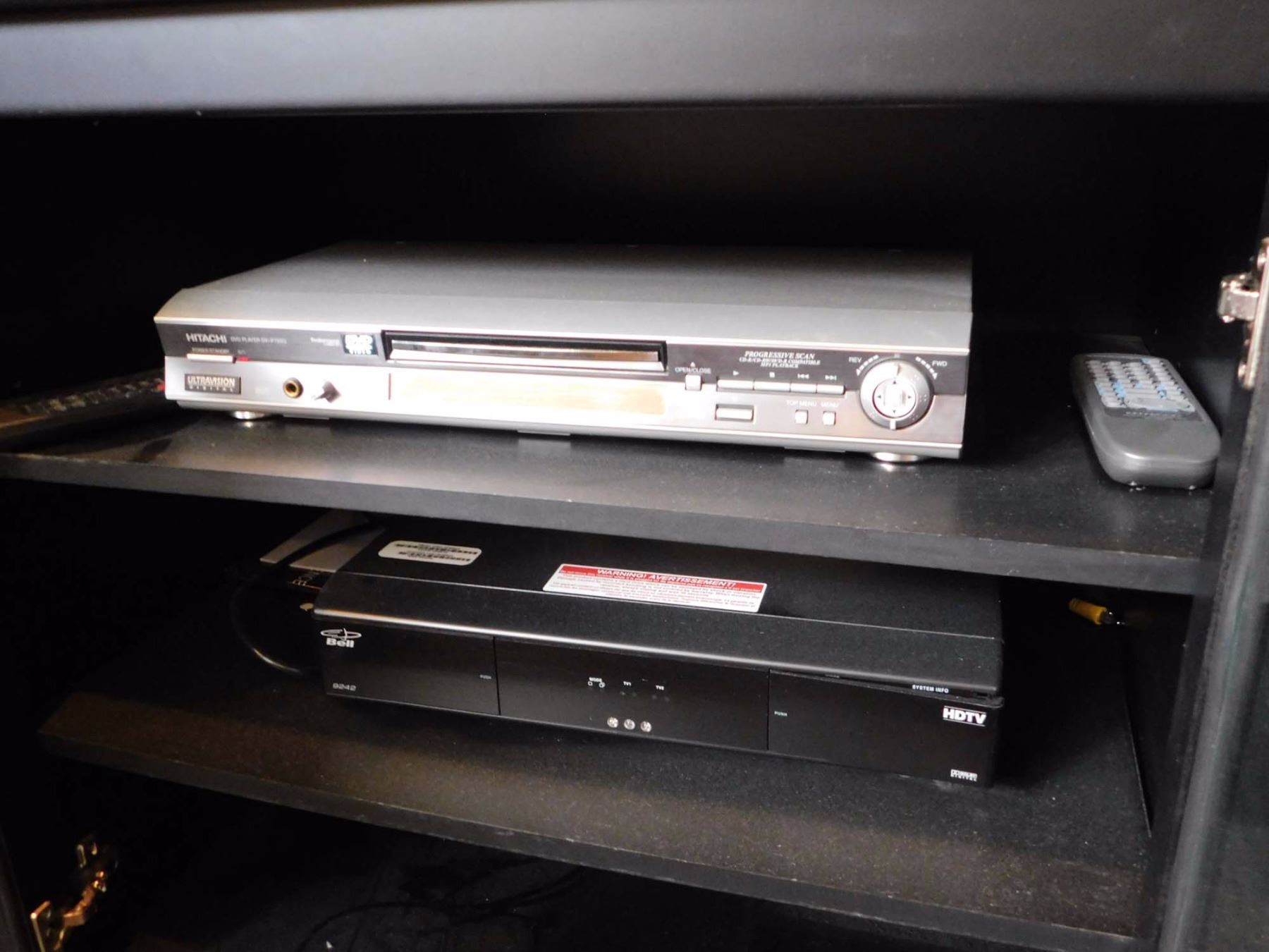 Full Home Theater Set (Hitachi DVD Player, Yamaha CD Player, Pioneer