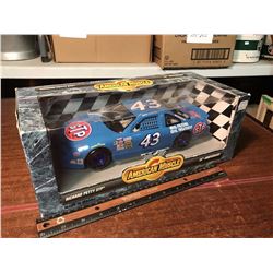American Muscle Collector's Edition Richard Petty STP 25th Anniversary 1:18 Die-Cast Metal Car Model