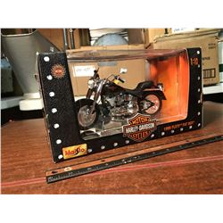 Maisto Harley-Davidson 1999 FLSTF Fat Boy 1:10 Motor Cycle Model