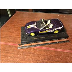 Maisto Corvette Convertible (1998) Car Model (With Platform)
