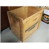 Image 1 : Wooden Montreal Cootons Limited Crate